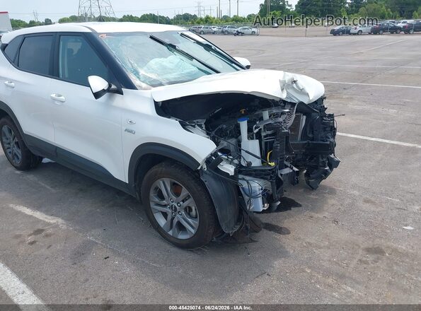 KNDEPCAA4P7384618 2023 KIA SELTOS White Vista frontal