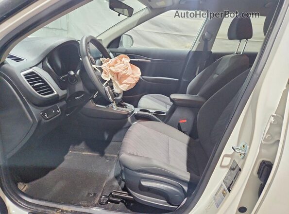 KNDEPCAA5M7202288 2021 KIA SELTOS White Вид салону спереду