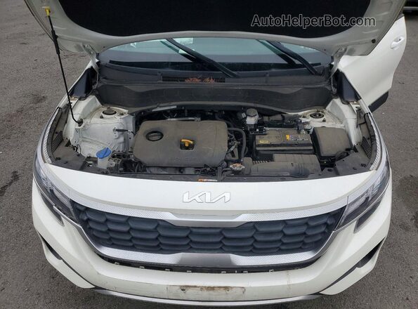 KNDEPCAA6P7362720 2023 KIA SELTOS White 