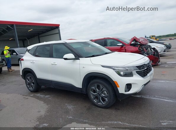 KNDEPCAA6R7513204 2024 KIA SELTOS White Vista interior trasera