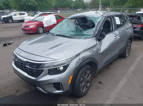 KNDEPCAA6R7635769 2024 KIA SELTOS Серебряный Передняя левая четверть