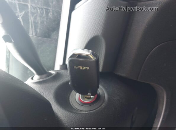 KNDEPCAA6R7635769 2024 KIA SELTOS Серебряный Вид панели приборов