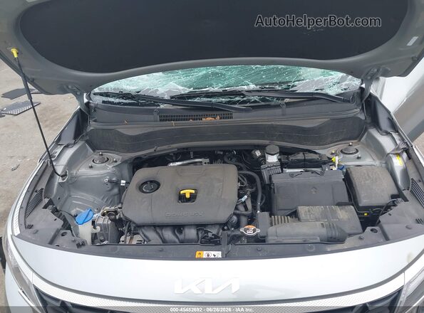 KNDEPCAA6R7635769 2024 KIA SELTOS Серебряный Вид сзади