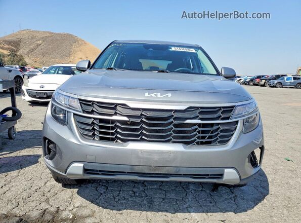 KNDEPCAA7R7474915 2024 KIA SELTOS Серебряный Вид спереди