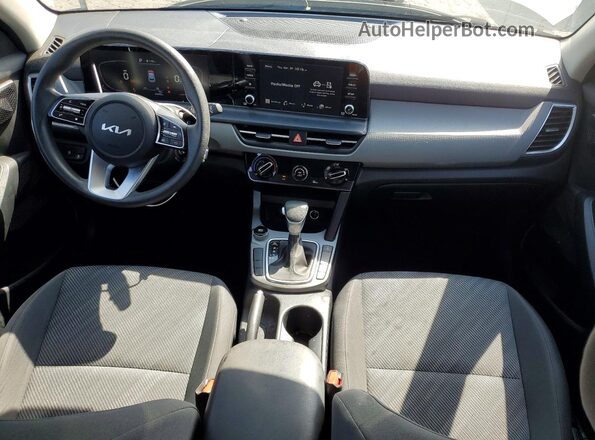 KNDEPCAA7R7474915 2024 KIA SELTOS Серебряный Вид панели приборов