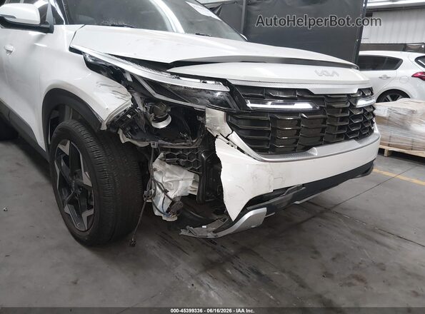 KNDER2AA2R7565966 2024 KIA SELTOS White Вид спереду