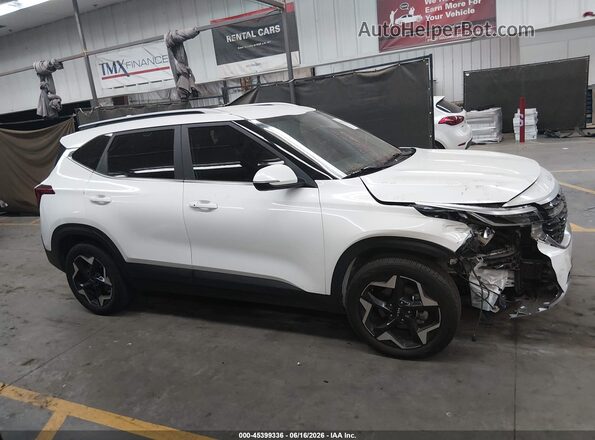 KNDER2AA2R7565966 2024 KIA SELTOS White Панорамний вид салону 360°