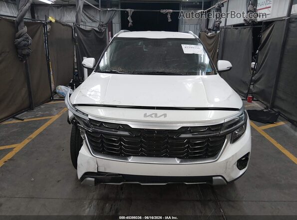 KNDER2AA2R7565966 2024 KIA SELTOS White Вид задньої частини салону