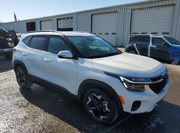 KNDER2AA5R7593020 2024 KIA SELTOS Белый Передняя правая четверть