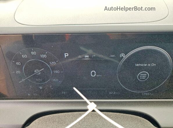 KNDER2AA8S7783772 2025 KIA SELTOS White ხელსაწყოთა პანელის ხედი