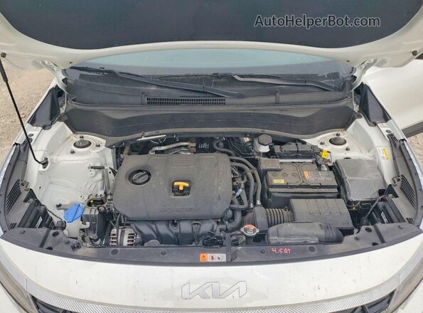 KNDER2AA8S7783772 2025 KIA SELTOS White უკანა სალონის ხედი