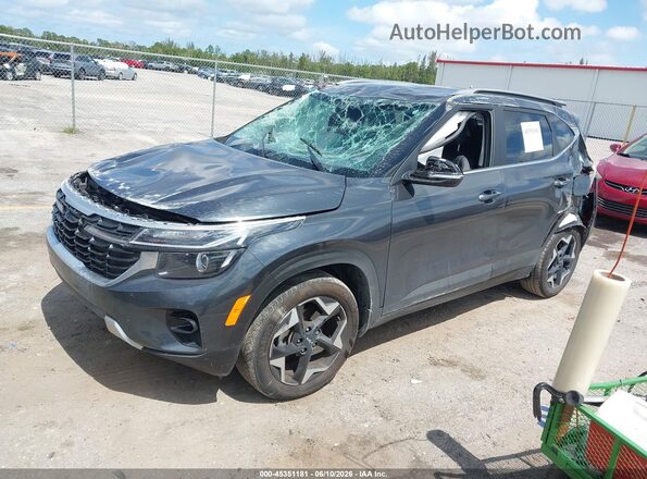KNDER2AA8T7848251 2026 KIA SELTOS Gray Vista tres cuartos delantera izquierda
