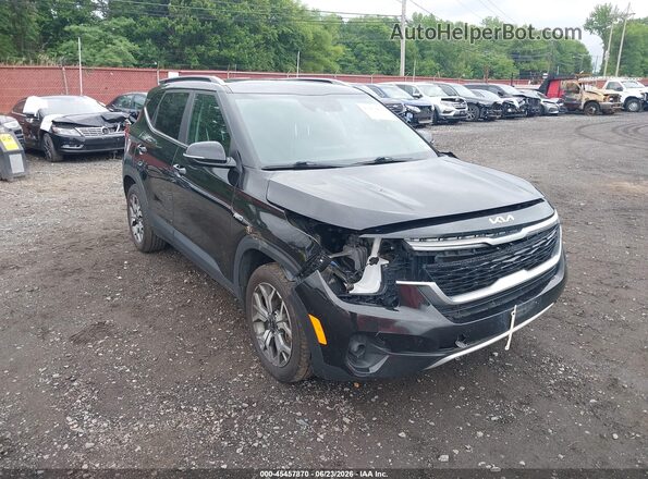 KNDERCAA2P7378875 2023 KIA SELTOS Черный Вид спереди