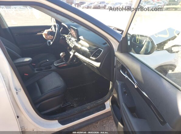 KNDERCAA3P7387231 2023 KIA SELTOS White Вид салону спереду