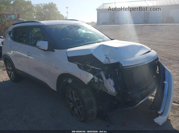 KNDERCAA3P7387231 2023 KIA SELTOS White Вид спереду