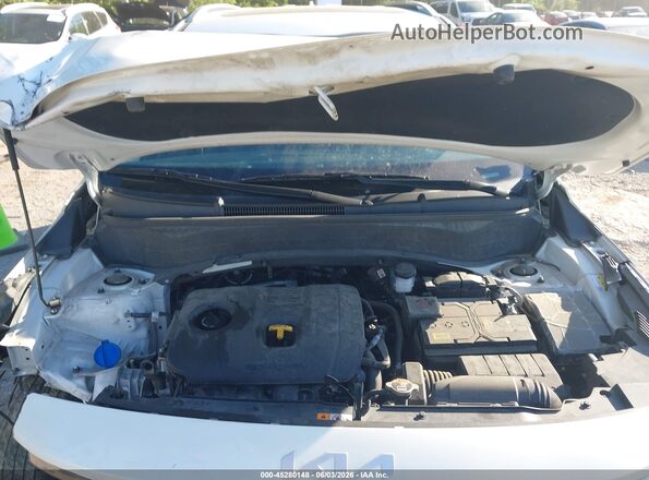 KNDERCAA3P7387231 2023 KIA SELTOS White Вид ззаду