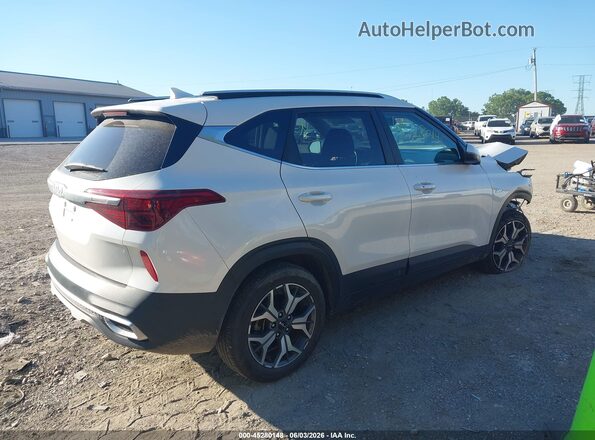 KNDERCAA3P7387231 2023 KIA SELTOS White Задня права чверть