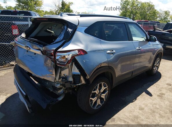 KNDERCAA8M7218415 2021 KIA SELTOS Silver Rear right
