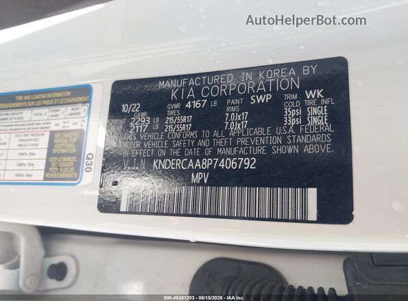 KNDERCAA8P7406792 2023 KIA SELTOS White Vista del compartimento del motor