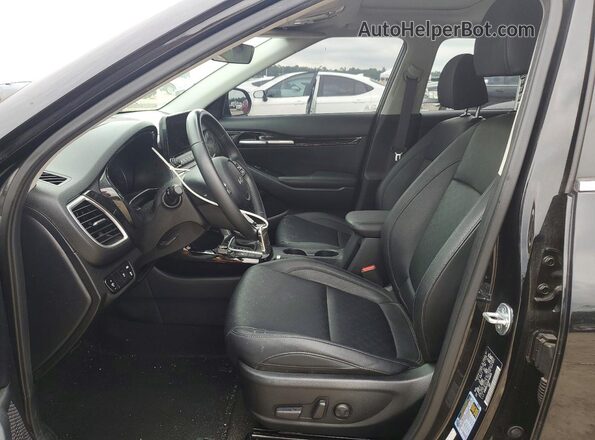 KNDERCAA8P7438531 2023 KIA SELTOS Black Սալոնի դիմացի տեսք