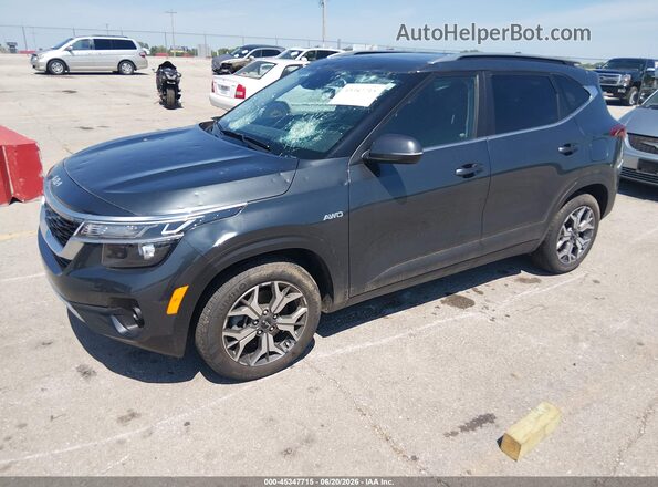KNDERCAAXP7459672 2023 KIA SELTOS Black Առջևի ձախ երեք քառորդ տեսարան
