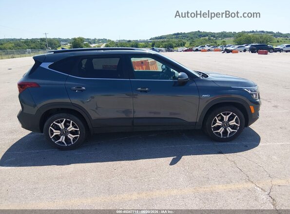 KNDERCAAXP7459672 2023 KIA SELTOS Black Սալոնի հետևի տեսք