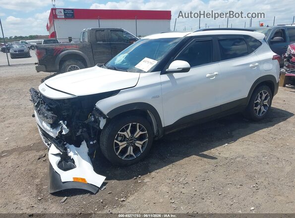KNDERCAAXP7465553 2023 KIA SELTOS White Передня ліва чверть