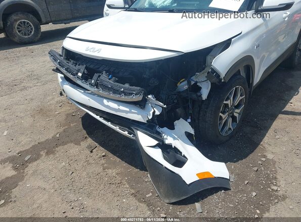 KNDERCAAXP7465553 2023 KIA SELTOS White Вид спереду