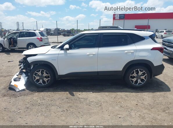 KNDERCAAXP7465553 2023 KIA SELTOS White 