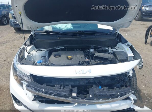 KNDERCAAXP7465553 2023 KIA SELTOS White Вид ззаду