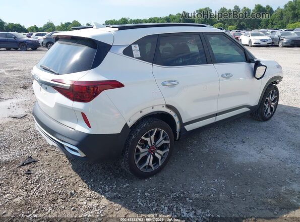 KNDETCA23P7383948 2023 KIA SELTOS Белый Задняя правая четверть