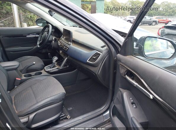 KNDEU2AA0P7380262 2023 KIA SELTOS Серебряный Вид салона спереди