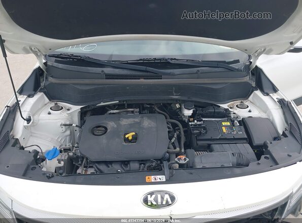 KNDEU2AA2M7108808 2021 KIA SELTOS White უკანა ხედი