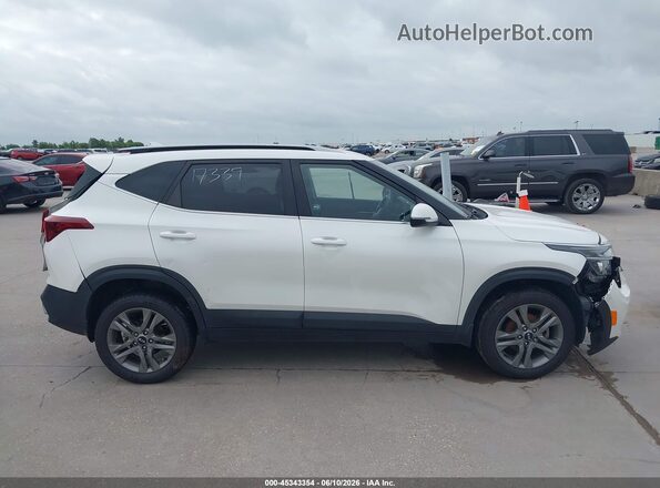 KNDEU2AA2M7108808 2021 KIA SELTOS White უკანა სალონის ხედი