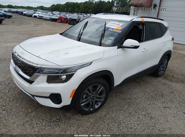KNDEU2AA3N7314964 2022 KIA SELTOS White Vista tres cuartos delantera izquierda