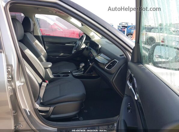 KNDEU2AA5S7749562 2025 KIA SELTOS Серебряный Вид салона спереди