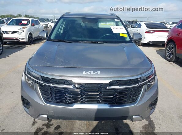 KNDEU2AA5S7749562 2025 KIA SELTOS Серебряный Вид спереди
