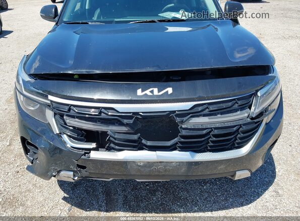 KNDEU2AA9R7588725 2024 KIA SELTOS Black წინა ხედი