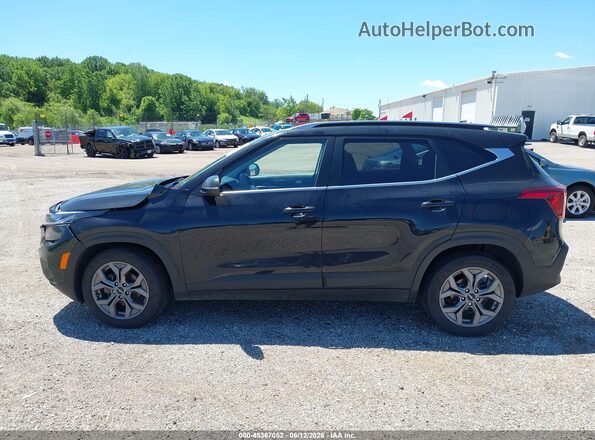 KNDEU2AA9R7588725 2024 KIA SELTOS Black სალონის 360-გრადუსიანი ხედი