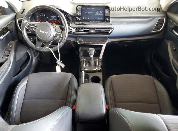 KNDEU2AAXP7438832 2023 KIA SELTOS Gray წინა პანელის ხედი