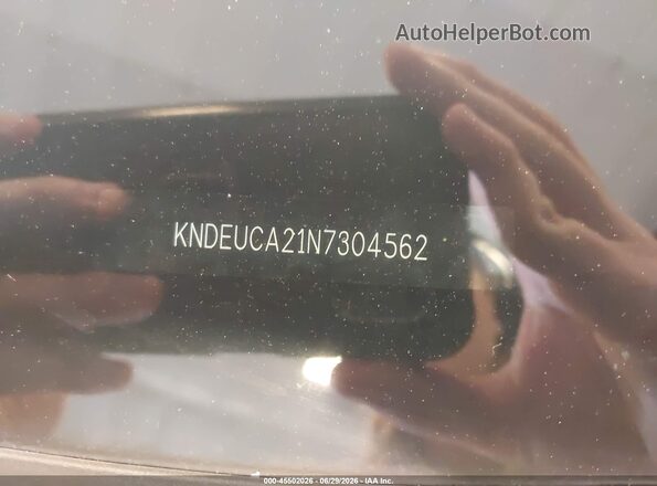 KNDEUCA21N7304562 2022 KIA SELTOS White Вид підкапотного простору