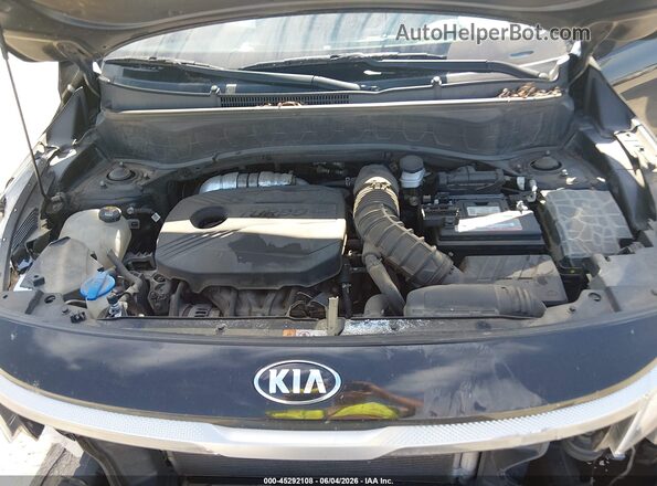 KNDEUCA27M7052895 2021 KIA SELTOS Black Vista del compartimento del motor