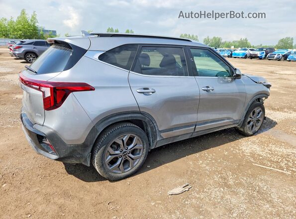 KNDEUCAA2S7698348 2025 KIA SELTOS Gray Trasero derecho