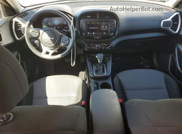 KNDJ23AU0R7242535 2024 KIA SOUL Gray Vista del salpicadero