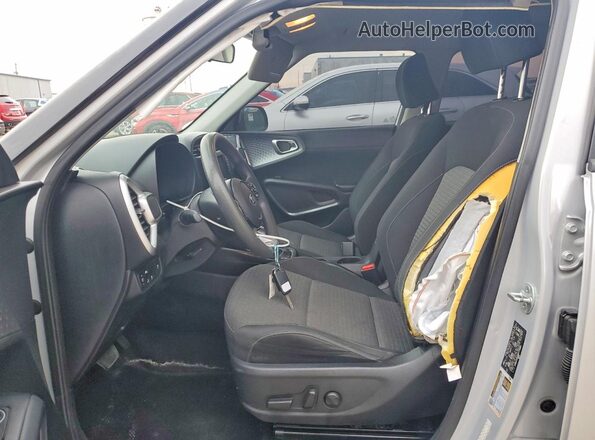 KNDJ23AU2M7772885 2021 KIA SOUL Gray წინა სალონის ხედი