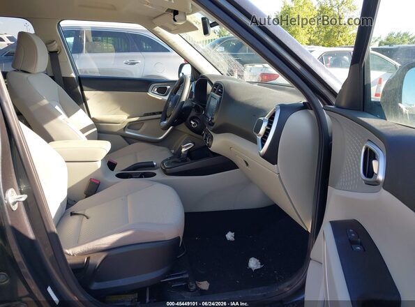 KNDJ23AU2M7779366 2021 KIA SOUL Gray Vista interior delantera