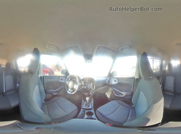 KNDJ23AU8L7724094 2020 KIA SOUL Серебряный Панорамный вид салона 360°