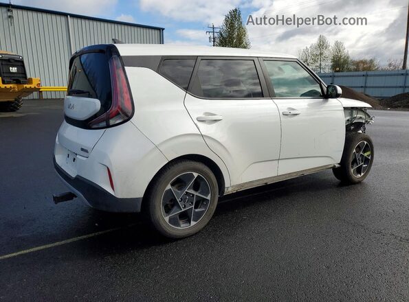 KNDJ33AU6P7857066 2023 KIA SOUL White 