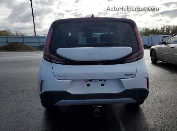 KNDJ33AU6P7857066 2023 KIA SOUL White 