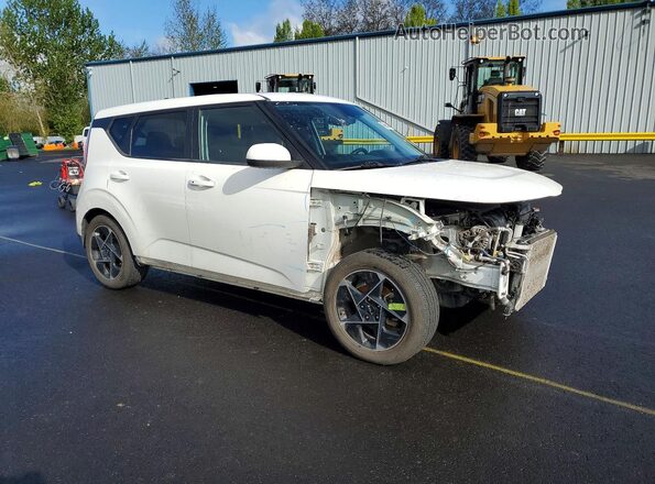 KNDJ33AU6P7857066 2023 KIA SOUL White 